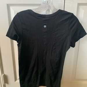 Lululemon women’s short sleeve shirt - used